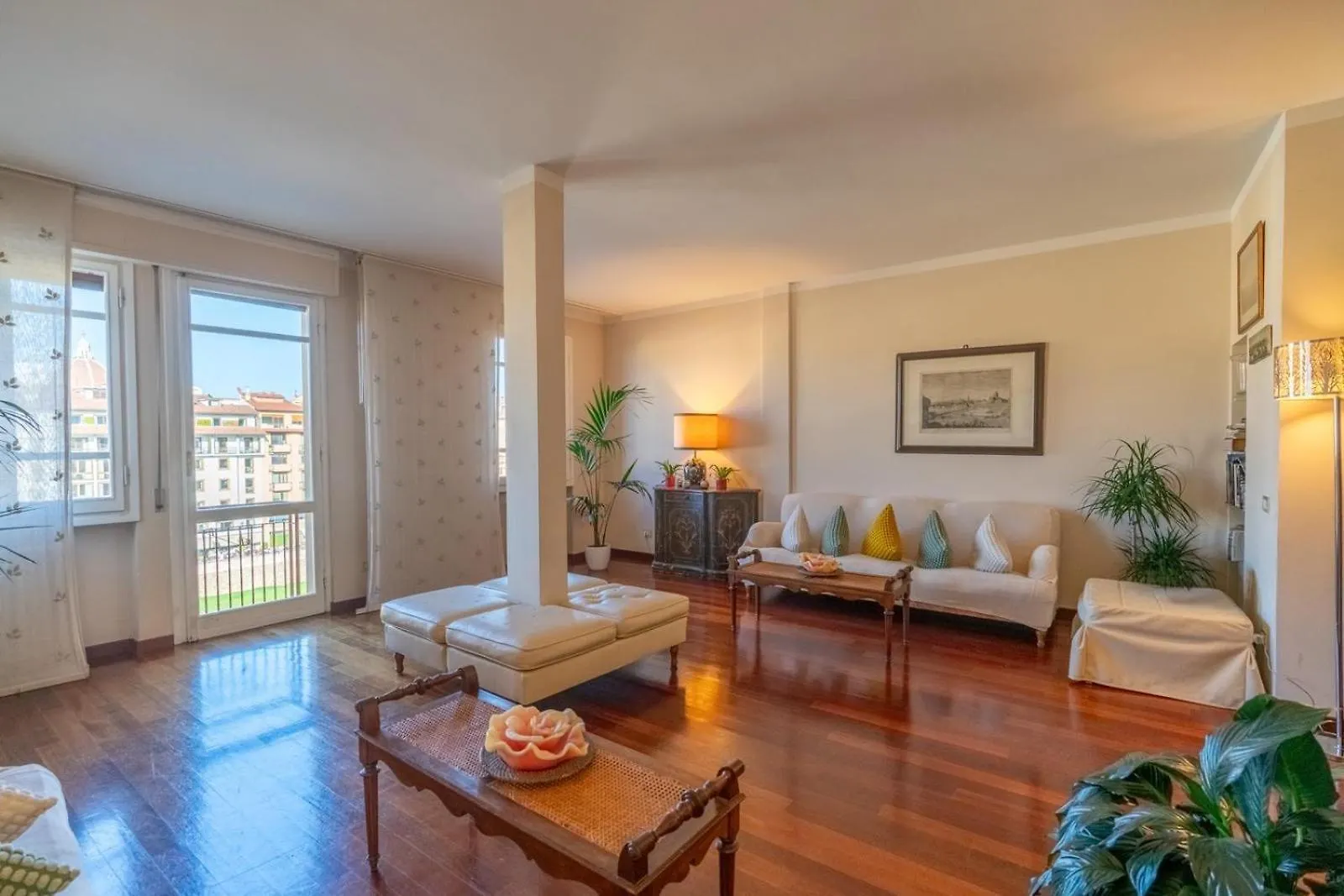 Ponte Vecchio View Luxury Apartment Florence