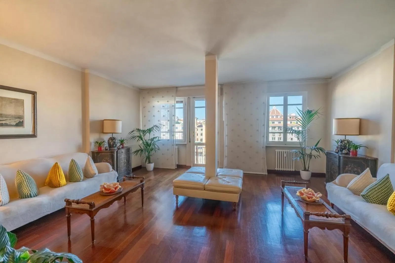 Ponte Vecchio View Luxury Apartment Florence