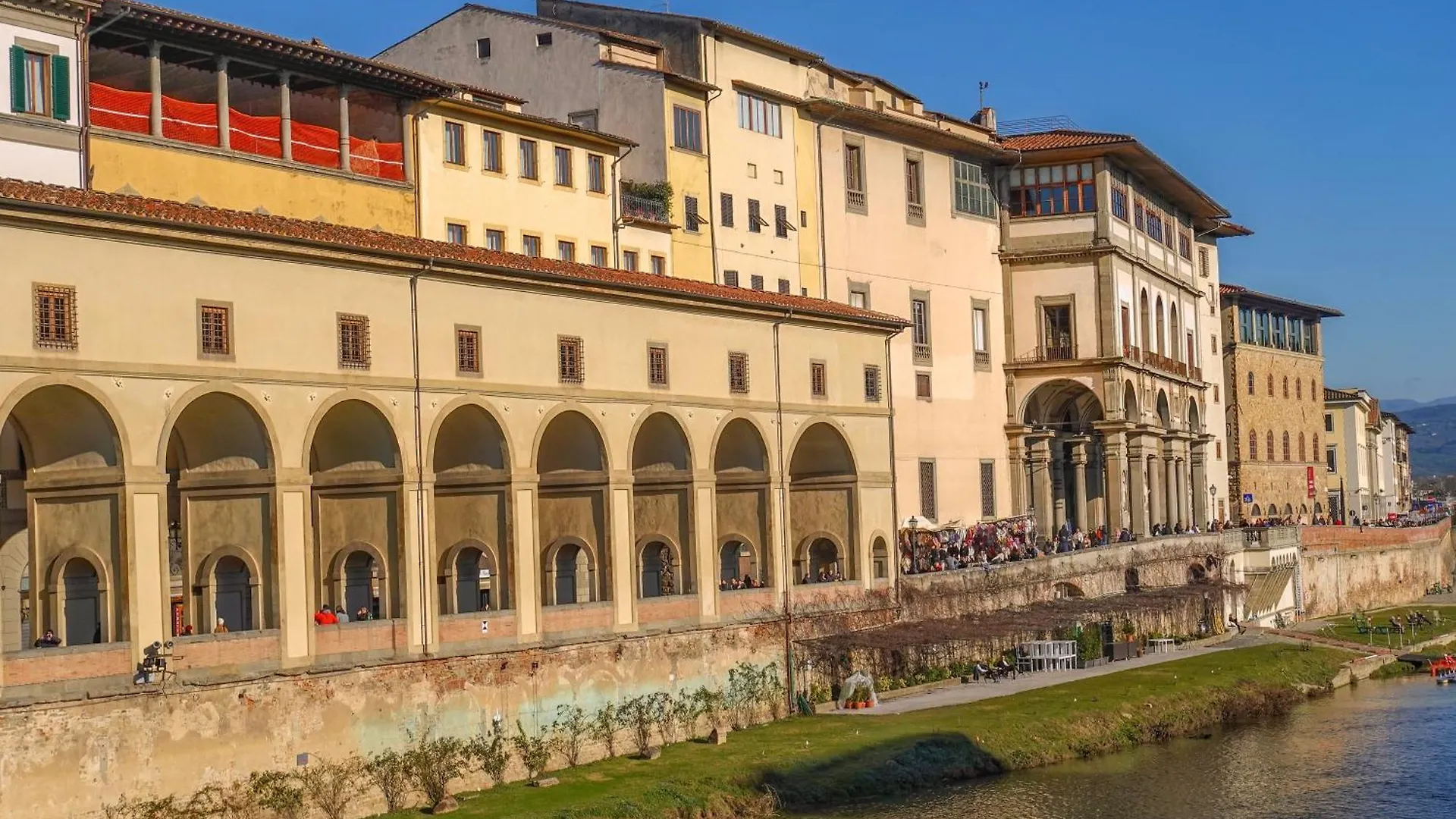 Ponte Vecchio View Luxury Apartment Florence