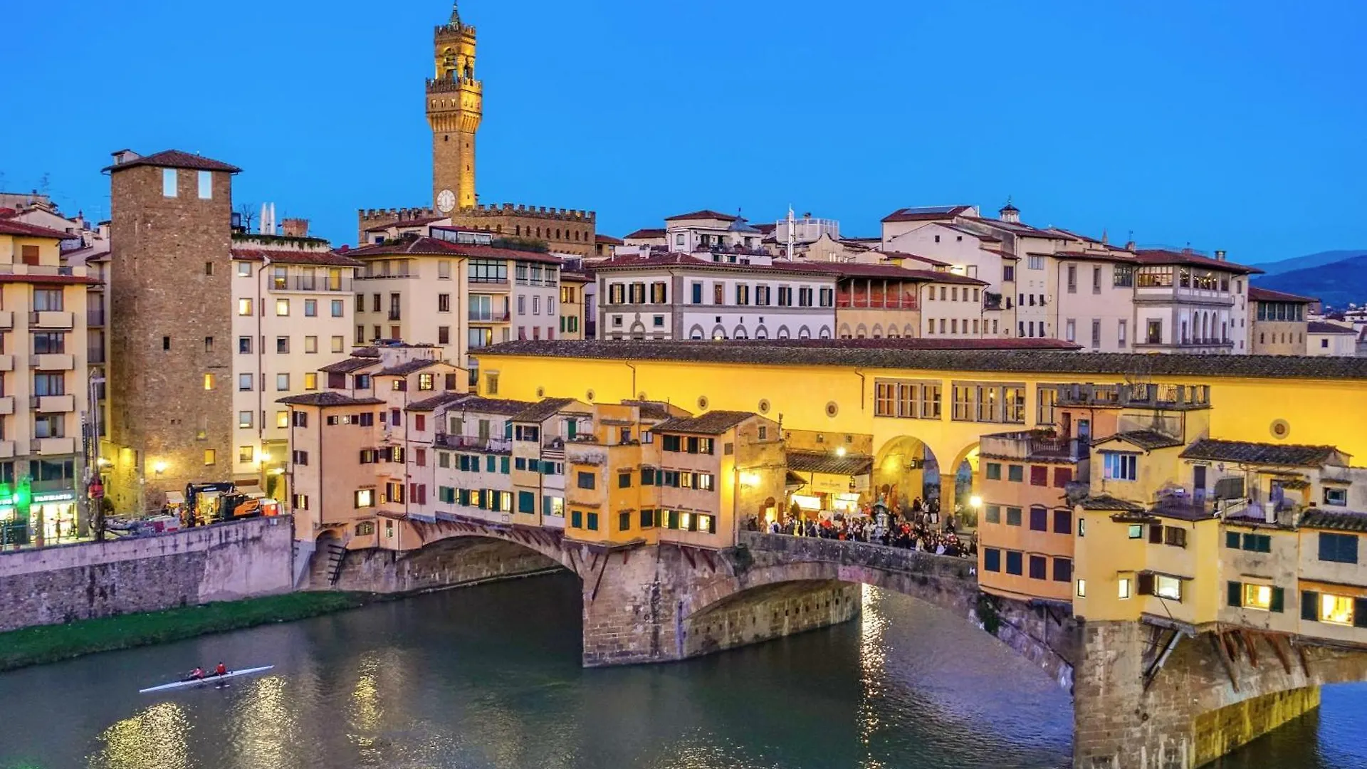 Ponte Vecchio View Luxury Apartment Florence